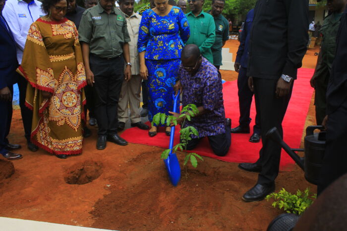 The Vice President, Dr. Philip I. Mpango, plants a tree to symbolize the International Forests Day and the tree campaign in Same. 